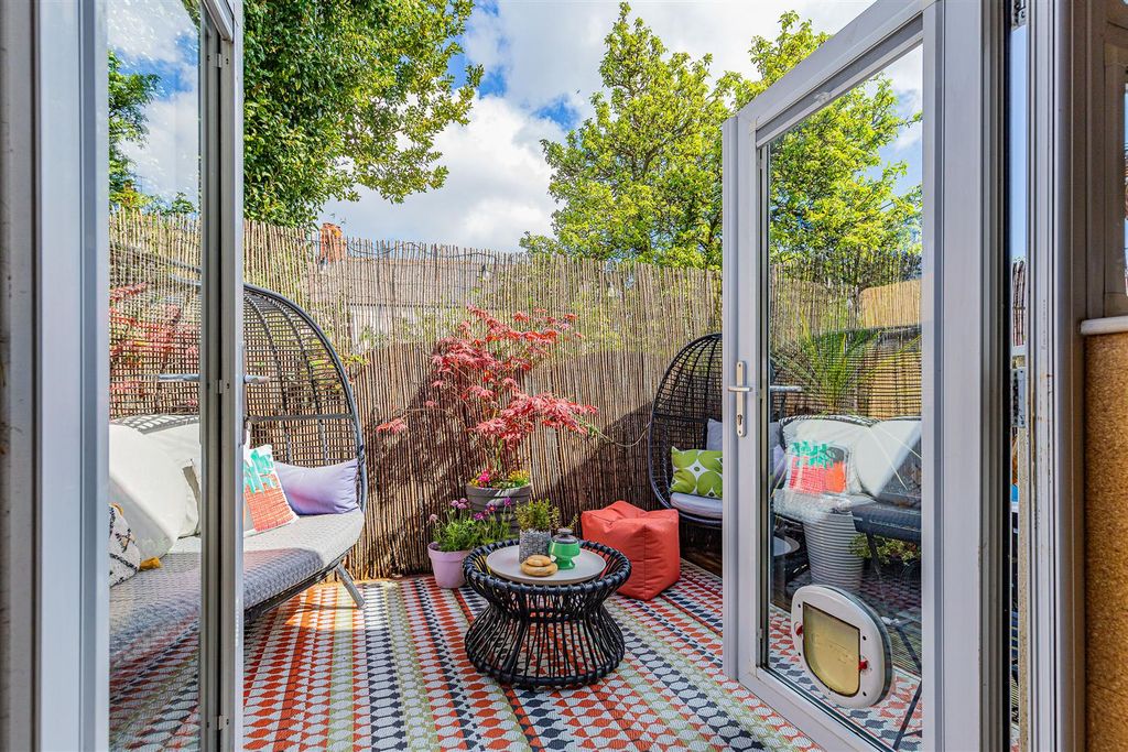 Additional image 19 of 2 bed flat for saleAlbany Road, Roath, Cardiff CF24