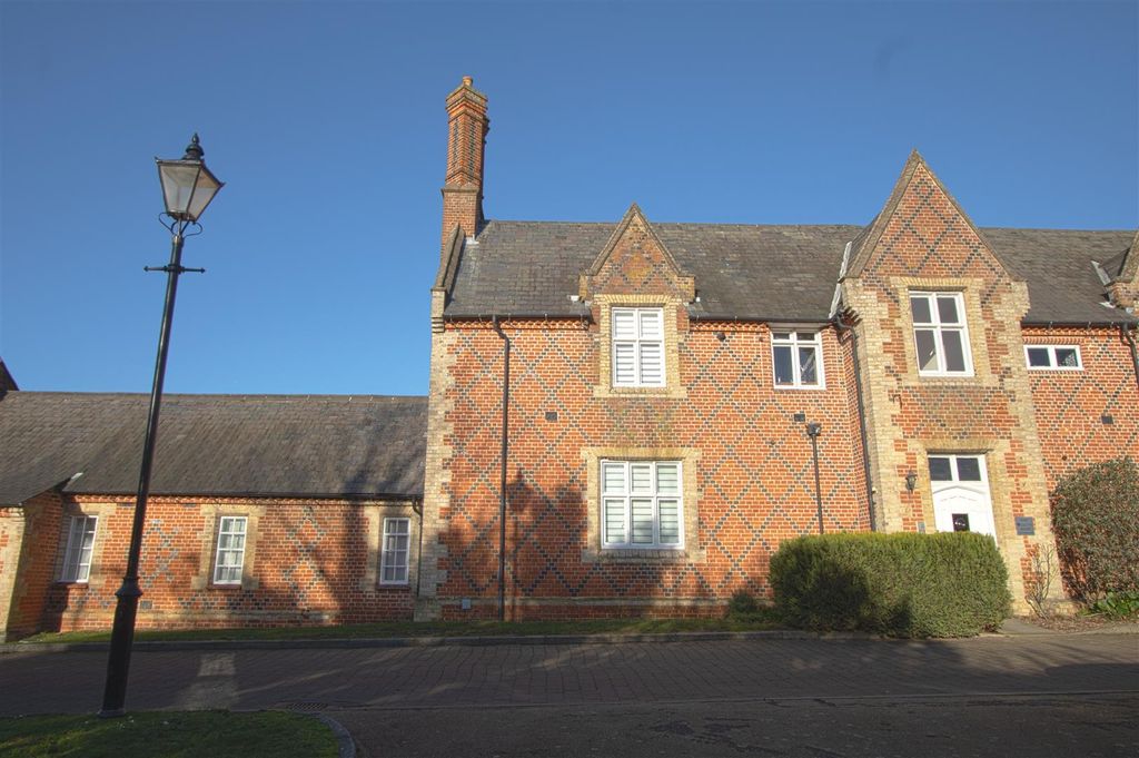 Additional image 16 of 2 bed flat for saleGrey Lady Place, Billericay CM11