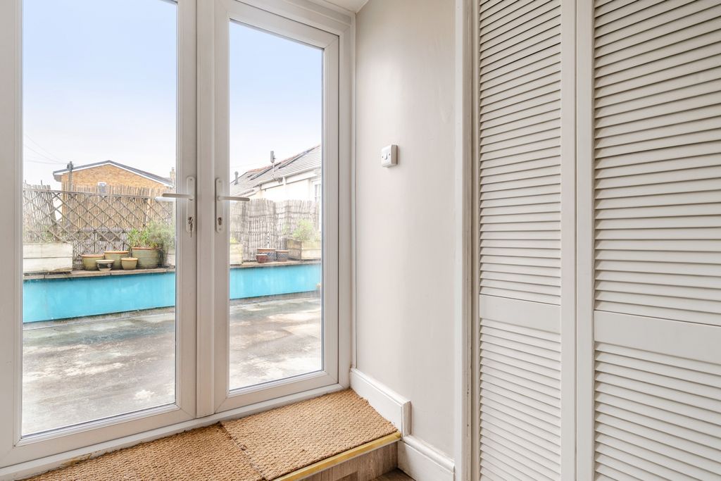 Additional image 17 of 3 bed flat for saleNewport Road, Barnstaple, Devon EX32
