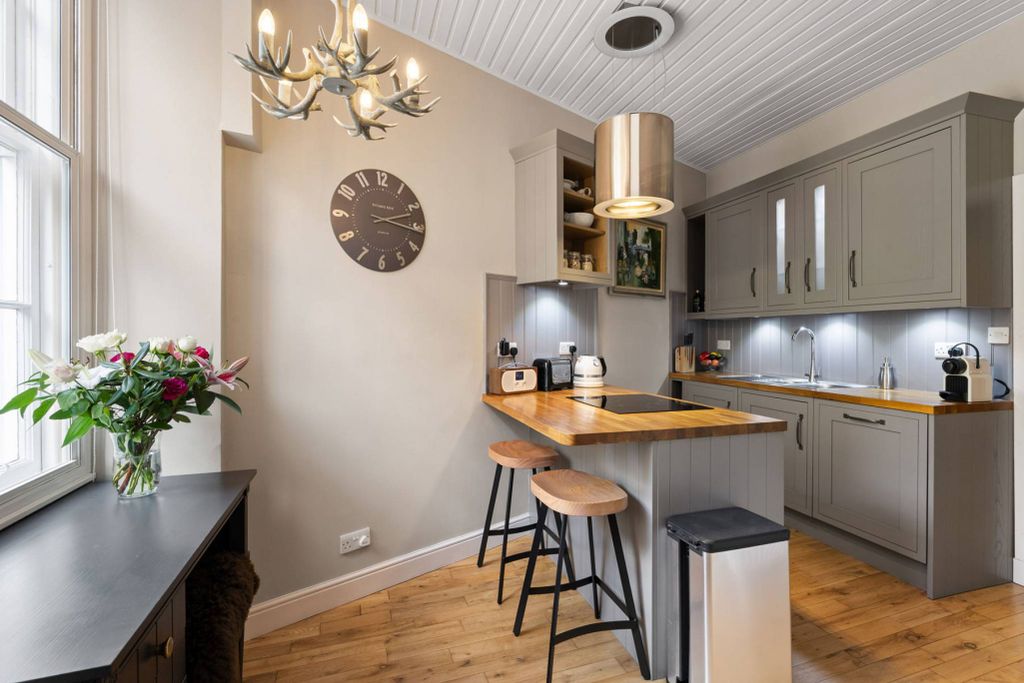 Additional image 4 of 1 bed flat for saleKing's Stables Road, Old Town, Edinburgh EH1