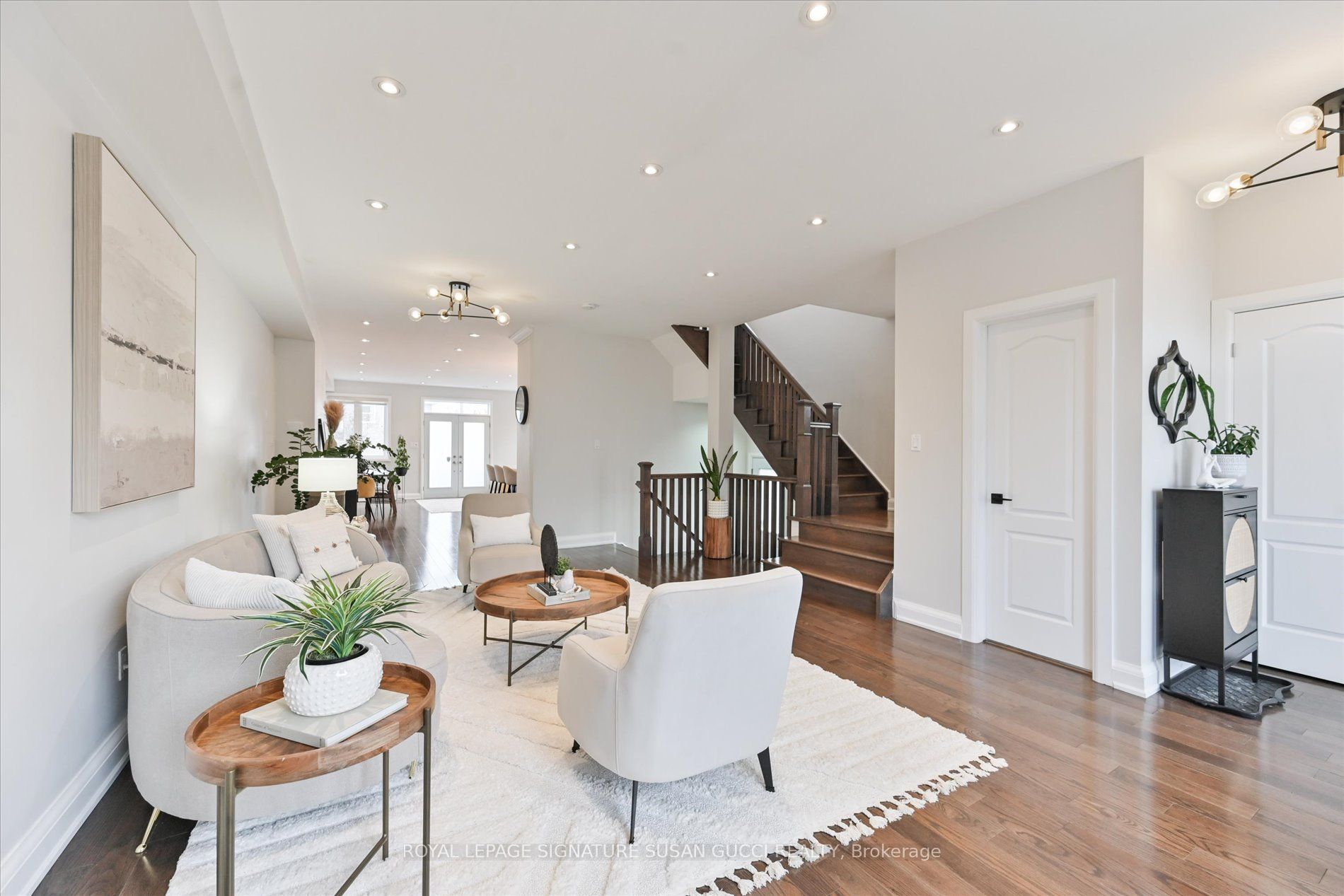 Additional image 4 of 811 Cosburn Avenue, Toronto, ON, M4C 2V9