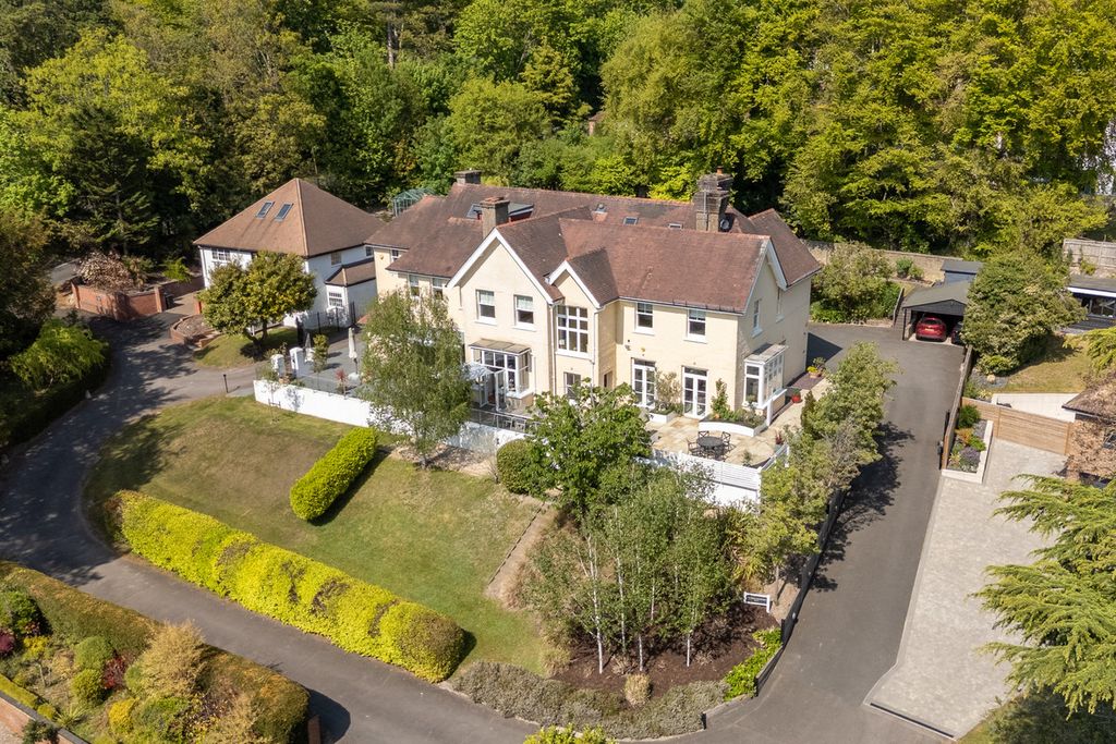 5 bed semi-detached house for saleThe Bourne, Bourne End SL8