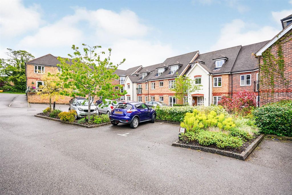 Additional image 28 of 1 bed flat for saleSt Rumbolds Court, Buckingham Road, Brackley NN13