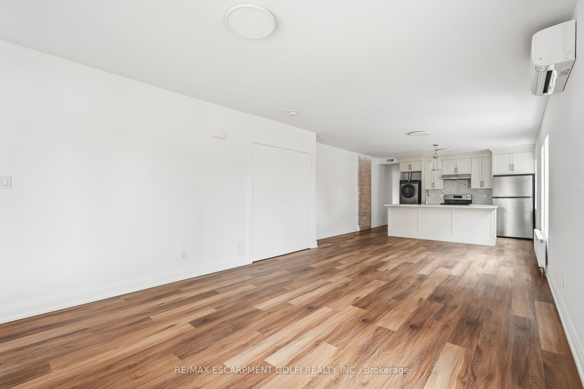 Additional image 5 of 2-4876 Simcoe Street, Niagara Falls, ON, L2E 1V9