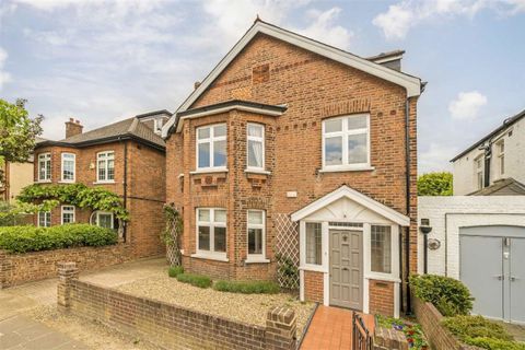 Pensford Avenue, Kew TW9