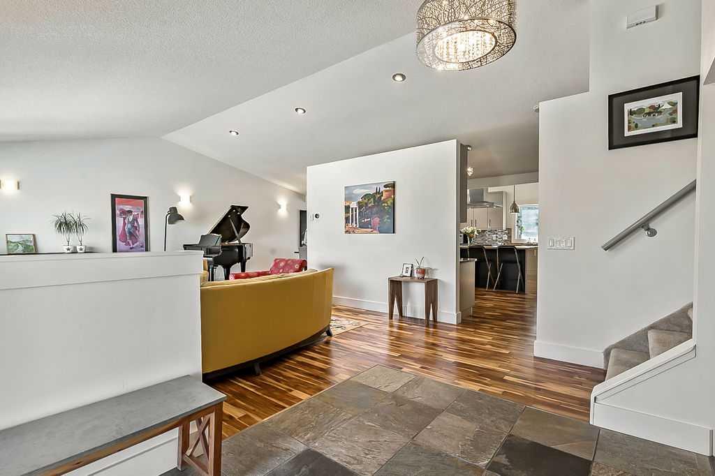 Additional image 4 of 955 Cannock Road SW, Calgary, AB, T2W 1M6