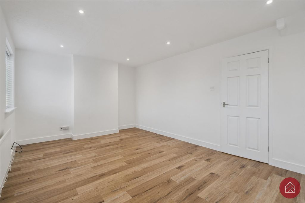 Additional image 9 of 3 bed flat for saleBucknell Road, Bicester OX26