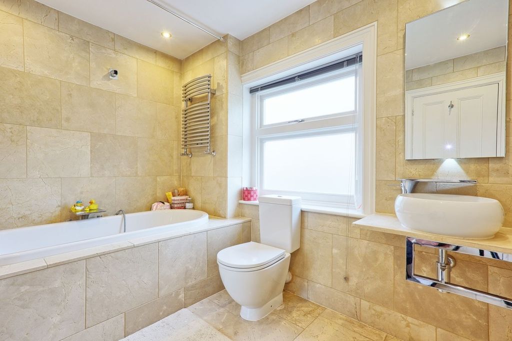 Additional image 25 of 5 bed detached house for saleBurntwood Avenue, Emerson Park, Hornchurch RM11
