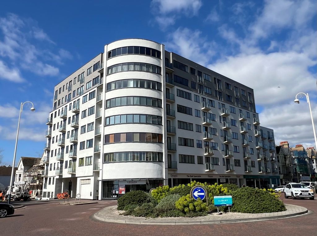 3 bed flat for sale2 Egerton Road, Bexhill On Sea TN39