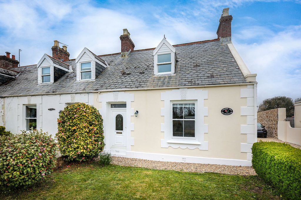 3 bed property for saleRoute De Farras, Forest, Guernsey GY8
