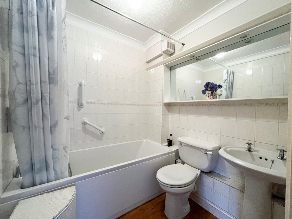 Additional image 9 of 2 bed flat for saleSt Martins Way, Battle TN33