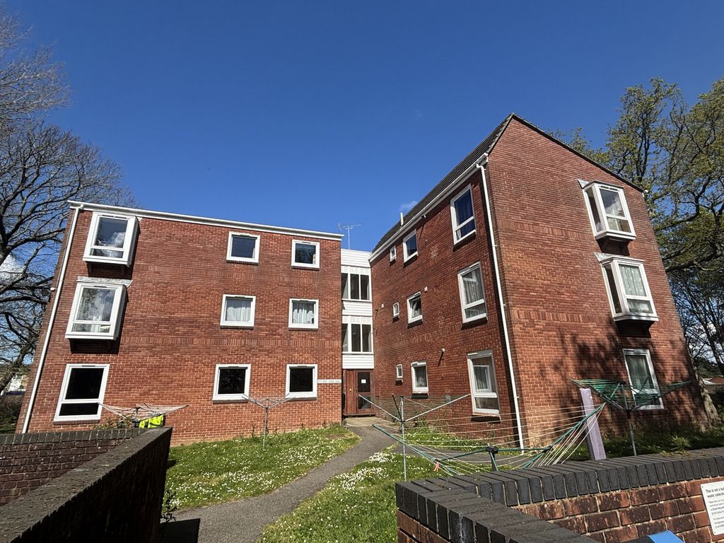 2 bed flat for saleHasler Road, Canford Heath, Poole BH17