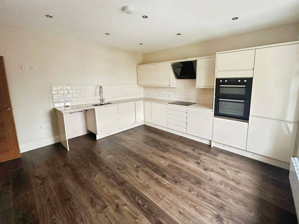 Additional image 9 of 4 bed flat for saleMorda Road, Oswestry SY11
