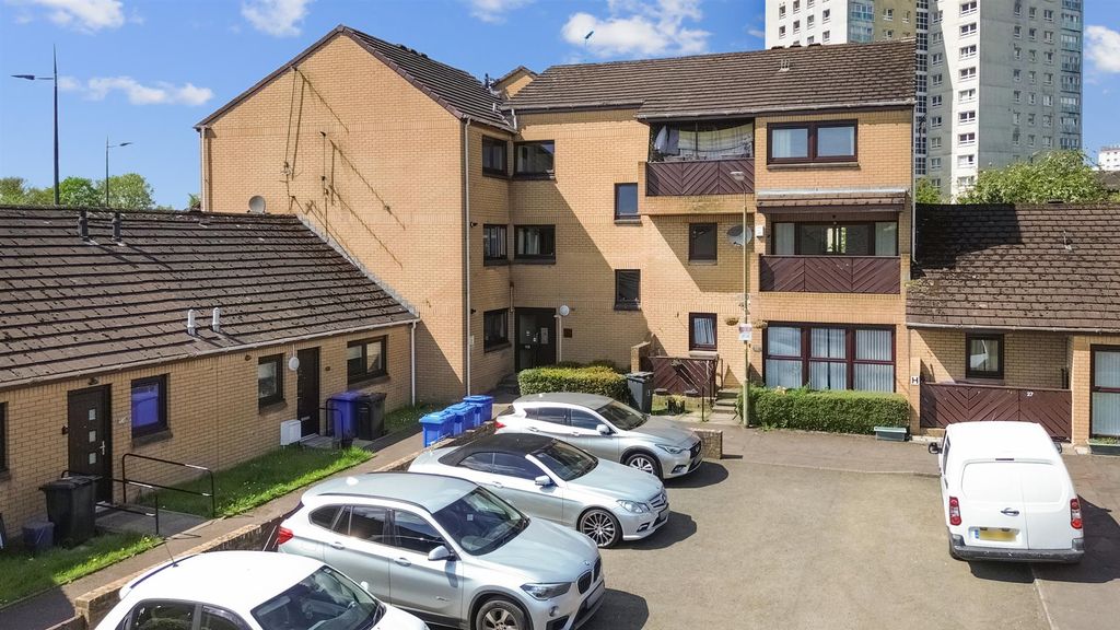 2 bed flat for saleNairn Place, Clydebank G81