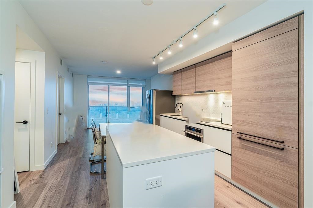 Additional image 3 of 906-13428 105 Avenue, Surrey, BC, V3T 0S6