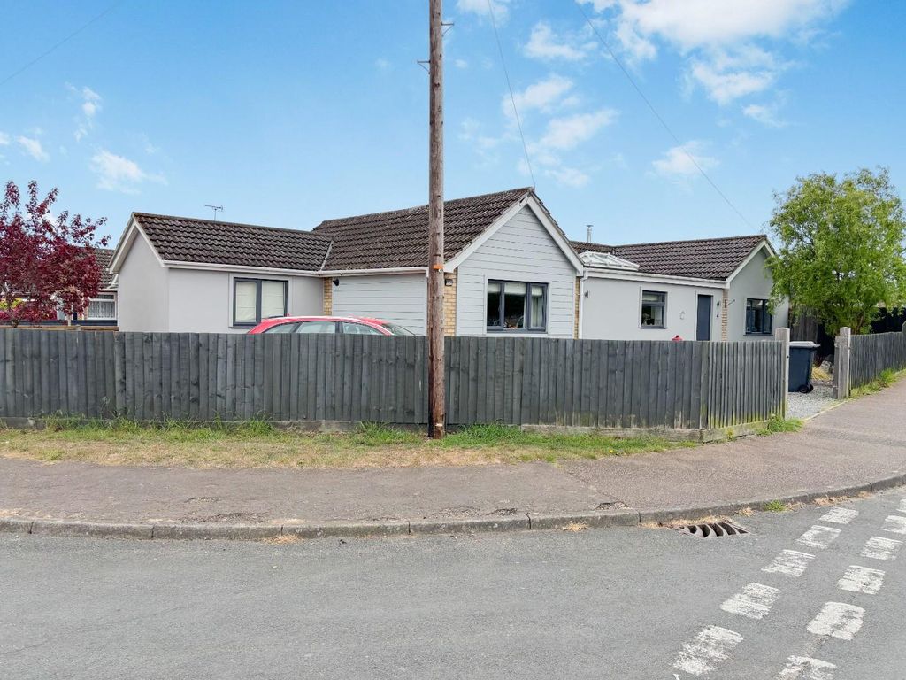 3 bed detached bungalow for saleSt. Margarets Drive, Brandon IP27