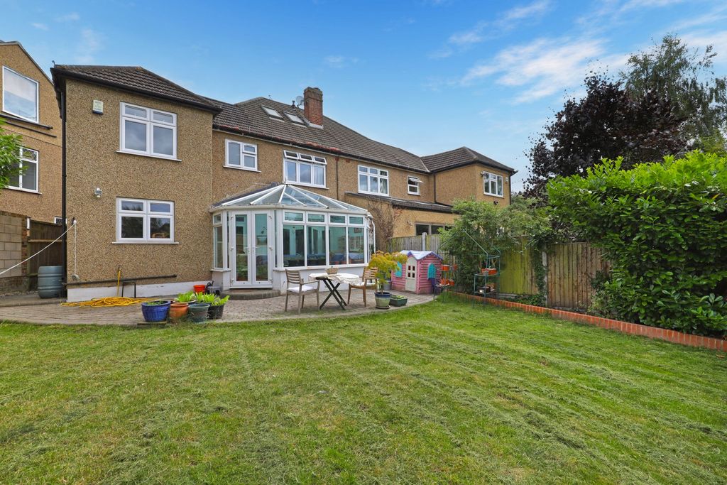 Additional image 24 of 4 bed semi-detached house for saleDevon Close, Buckhurst Hill IG9