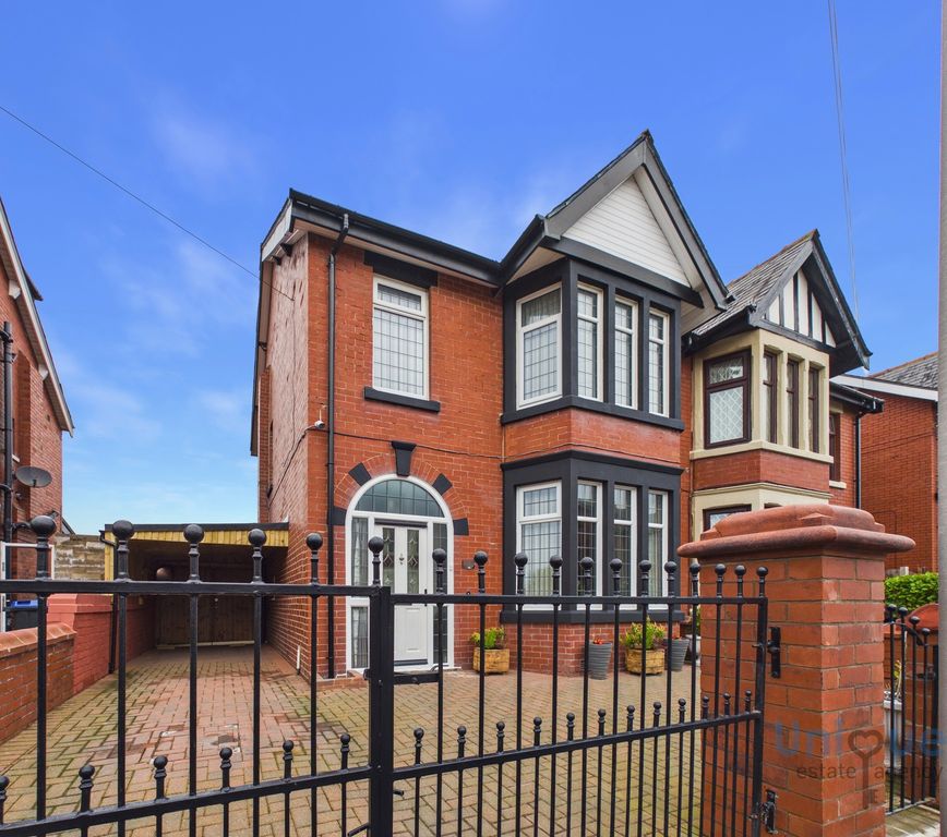 3 bed semi-detached house for saleWoodstock Gardens, Blackpool FY4