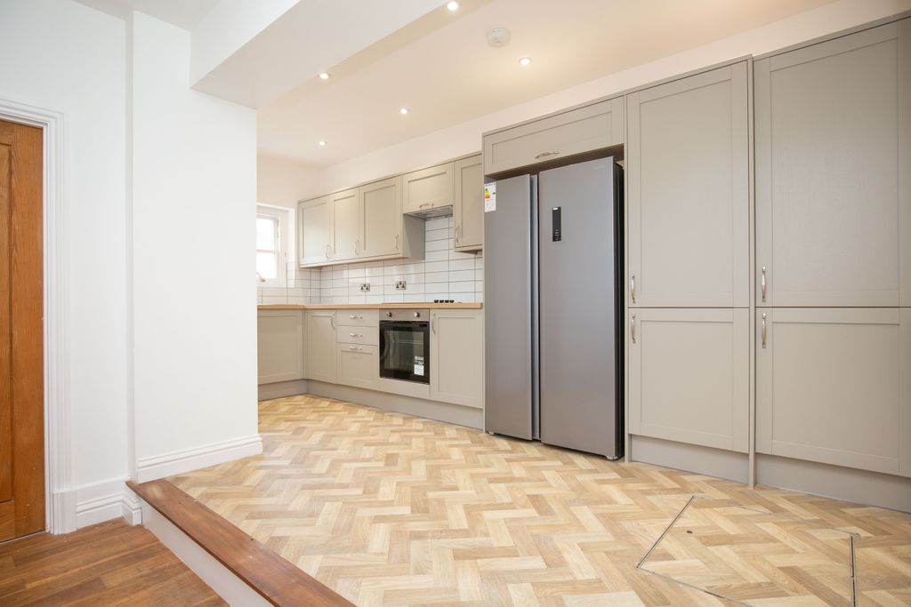 Additional image 6 of 2 bed flat for saleOrchard House, Charlotte Way, Atherstone CV9
