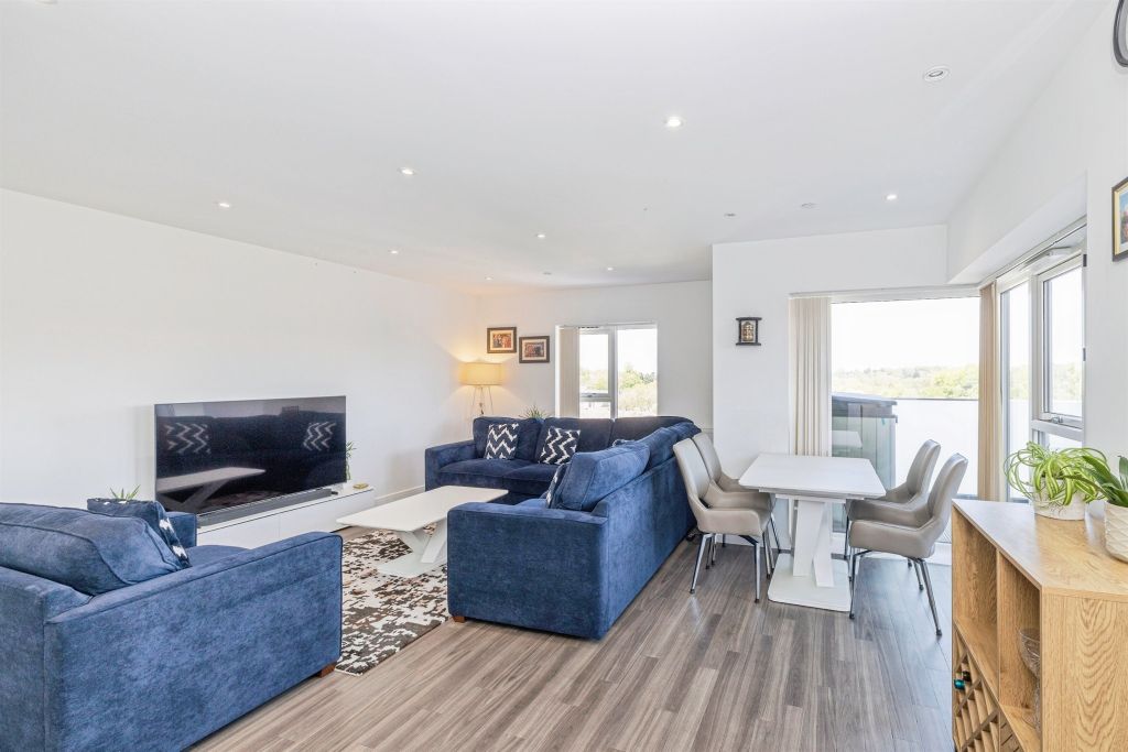 Additional image 14 of 2 bed flat for saleFairfield Avenue, Watford WD19