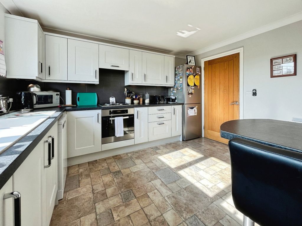 Additional image 3 of 4 bed detached house for saleFerry Road, Barrow Haven, Barrow-Upon-Humber DN19