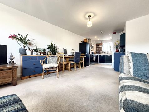 St. Lucia Crescent, Bristol BS7