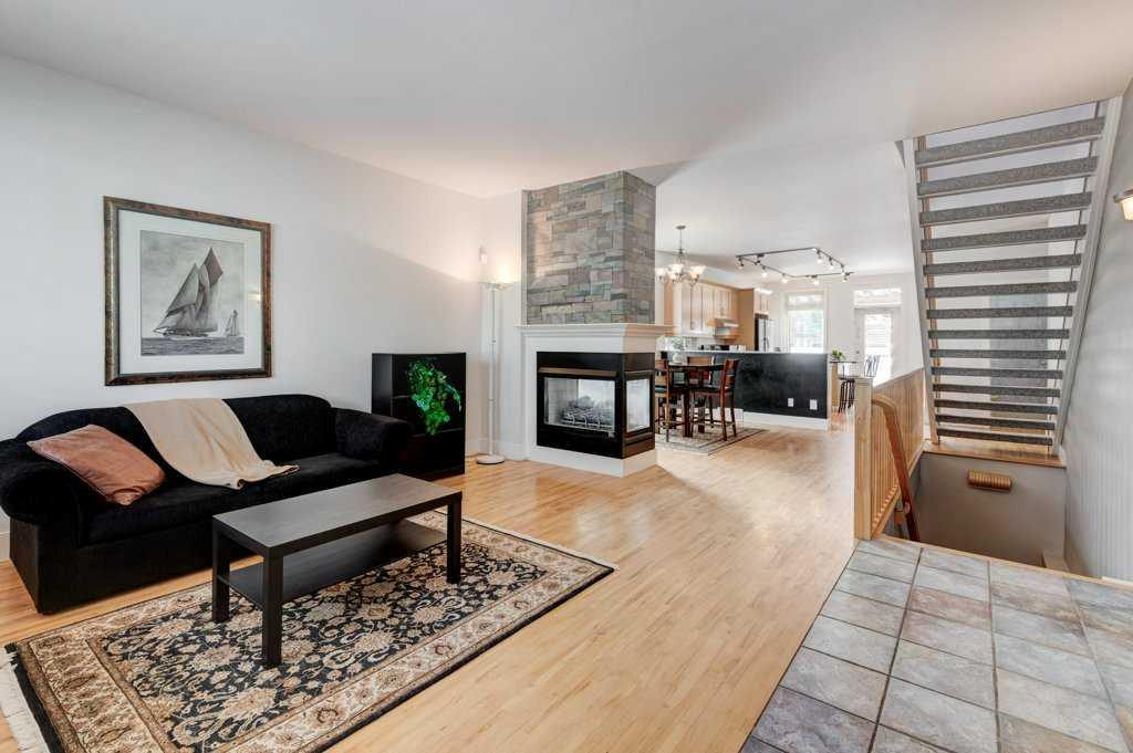 Additional image 4 of 703 52 Avenue SW, Calgary, AB, T2V 0B6
