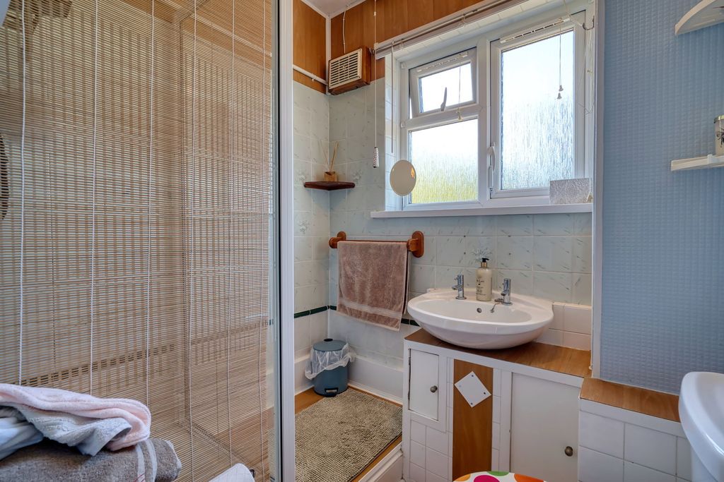 Additional image 10 of 2 bed flat for saleWye Crescent, Bettws, Newport NP20