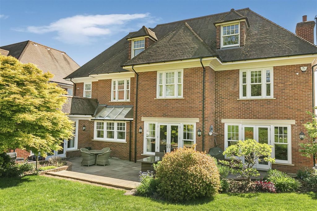 Additional image 5 of 6 bed detached house for saleSubstantial 6200Sqft Family Home, Broxbourne EN10