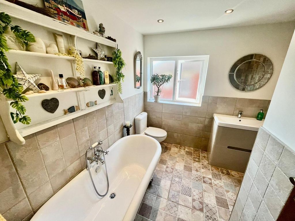 Additional image 20 of 4 bed semi-detached house for saleSandhurst Avenue Lytham St. Annes, Lancashire FY8