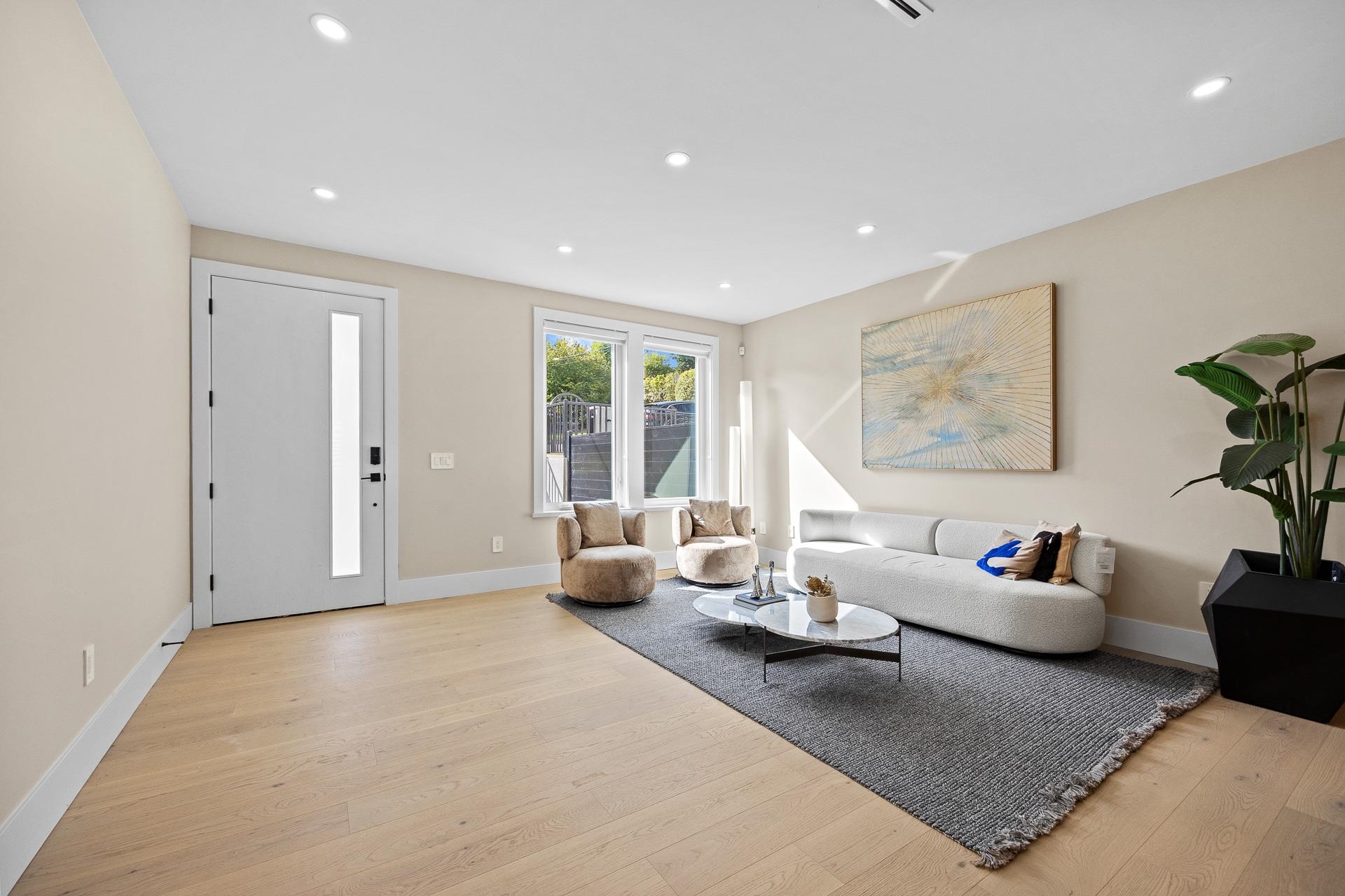 Additional image 4 of 2-5115 Buxton Street, Burnaby, BC, V5H 1J7