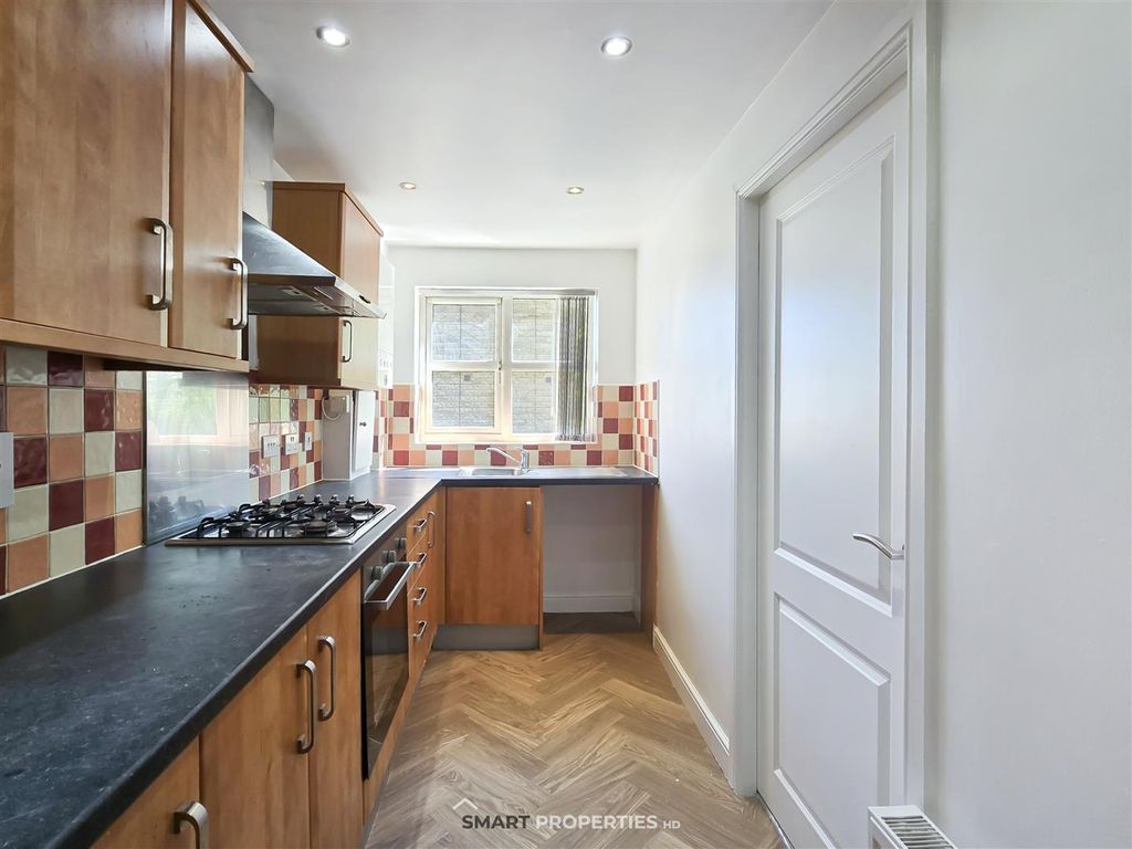2 bed flat for saleSylvan Ridge, Huddersfield HD2 photo 4