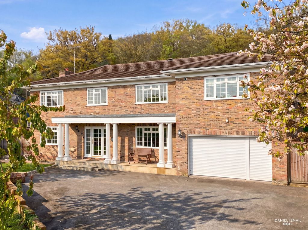 6 bed detached house for saleRoss Way, Langdon Hills SS16