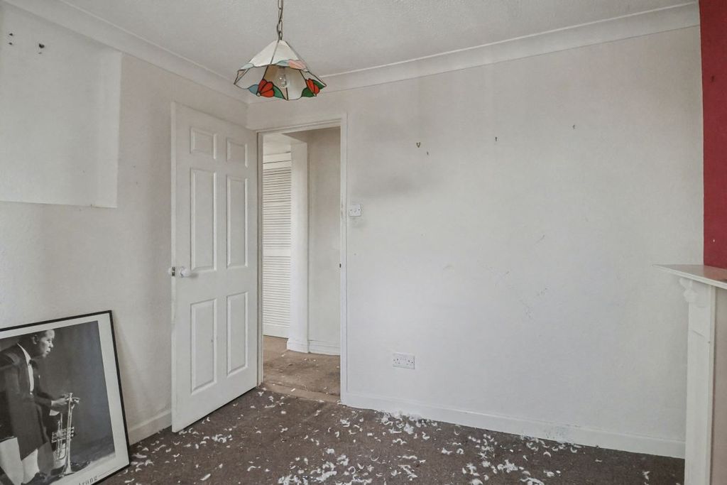 Additional image 5 of 3 bed flat for saleFlat 6 Blandford House, 47 East Street, Blandford Forum, Dorset DT11