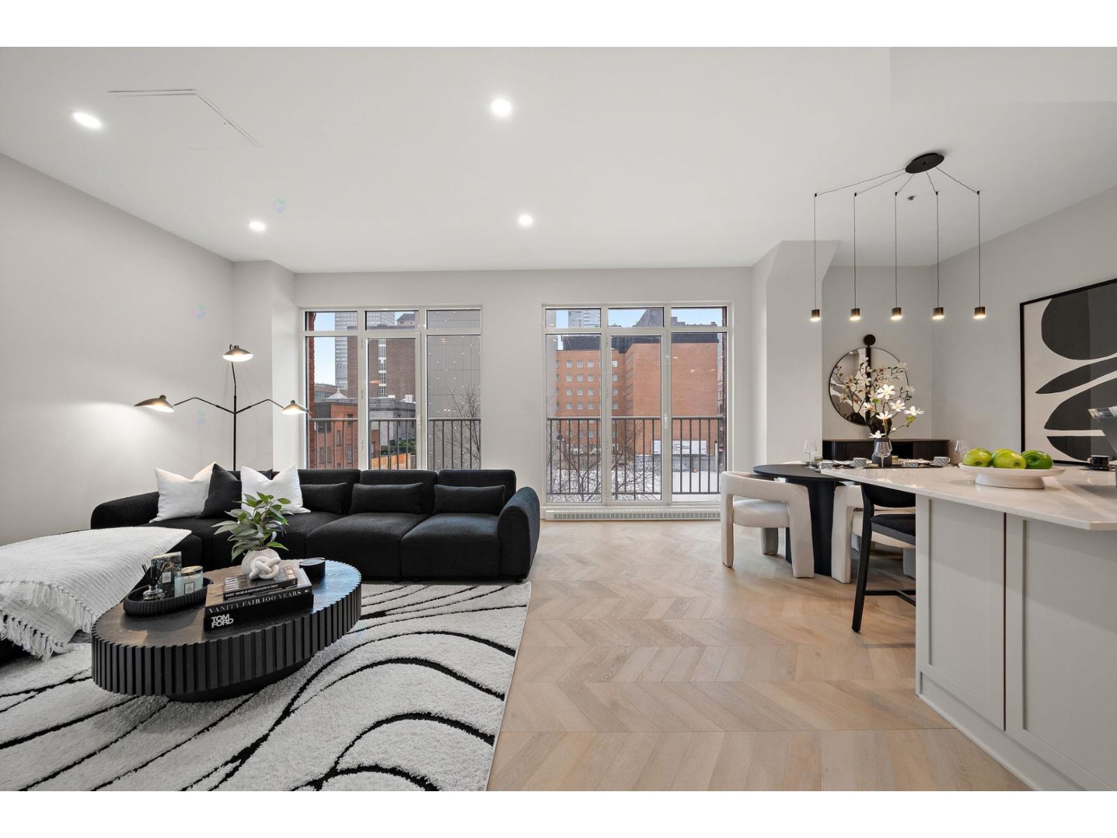 2015 Rue de la Montagne