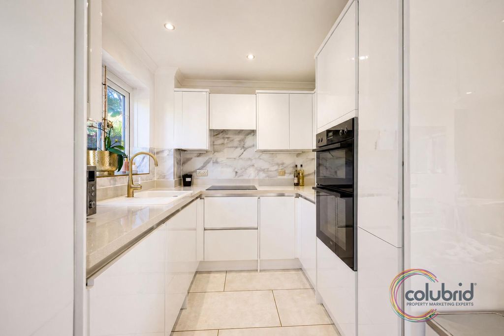 Additional image 6 of 2 bed end terrace house for salePound Lane Central, Steeple View SS15
