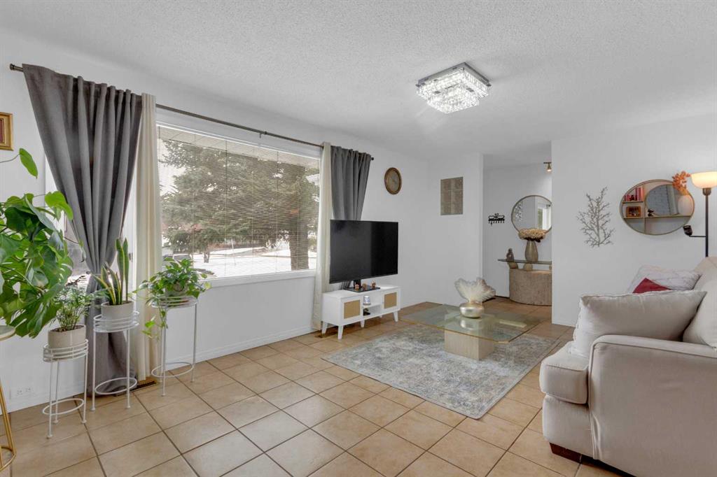 Additional image 6 of 60 Dalhurst Way NW, Calgary, AB, T3A 1N7