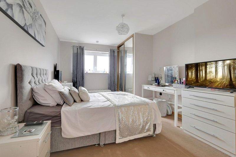 Additional image 6 of 2 bed flat for saleCherrydown East, Basildon, Essex SS16