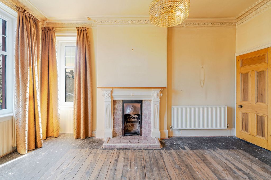 Additional image 5 of 4 bed flat for sale2 Flat 2 Braefoot Terrace, Edinburgh EH16