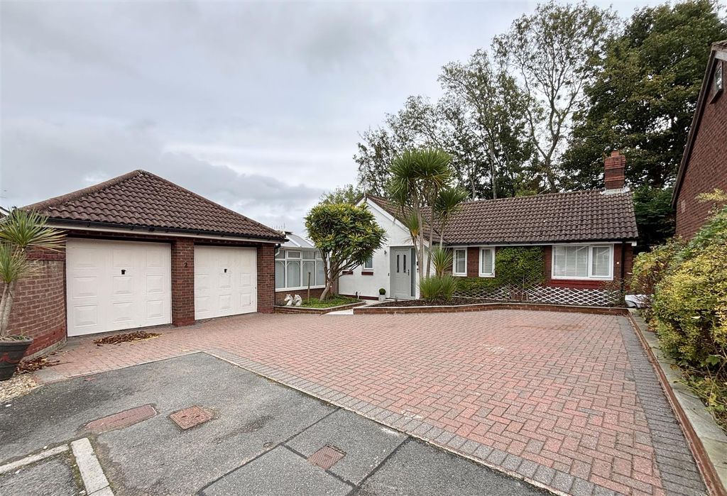 3 bed detached bungalow for salePlas Y Bryn, Abergele, Conwy LL22