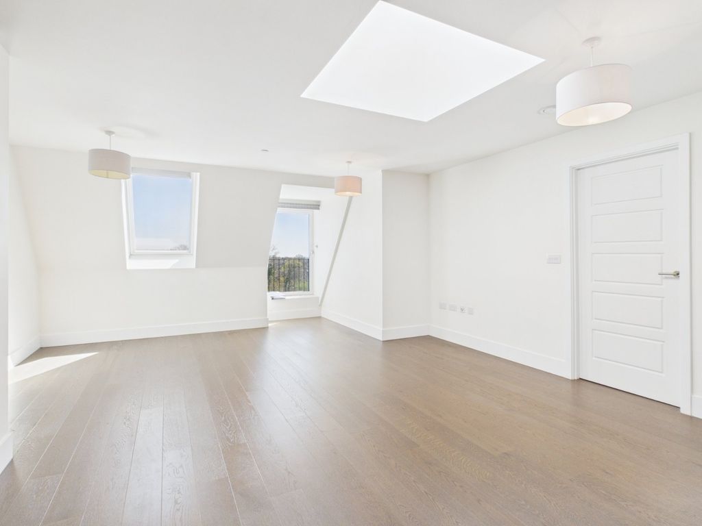Additional image 2 of 2 bed flat for saleRegent Place, 75 Sycamore Road, Amersham, Buckinghamshire HP6