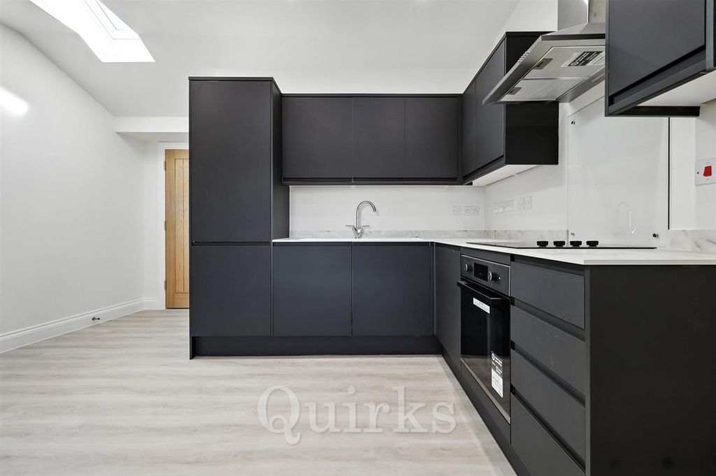 Additional image 13 of 2 bed flat for saleHigh Street, Billericay CM12