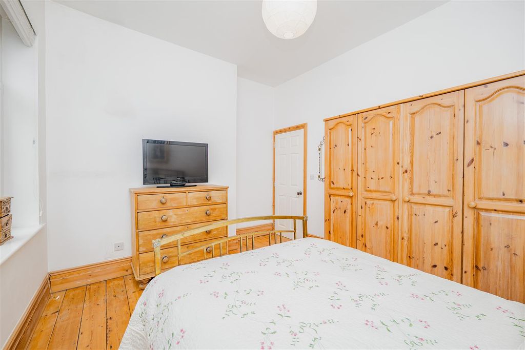 Additional image 30 of 5 bed semi-detached house for saleThe Parade, Barry CF62