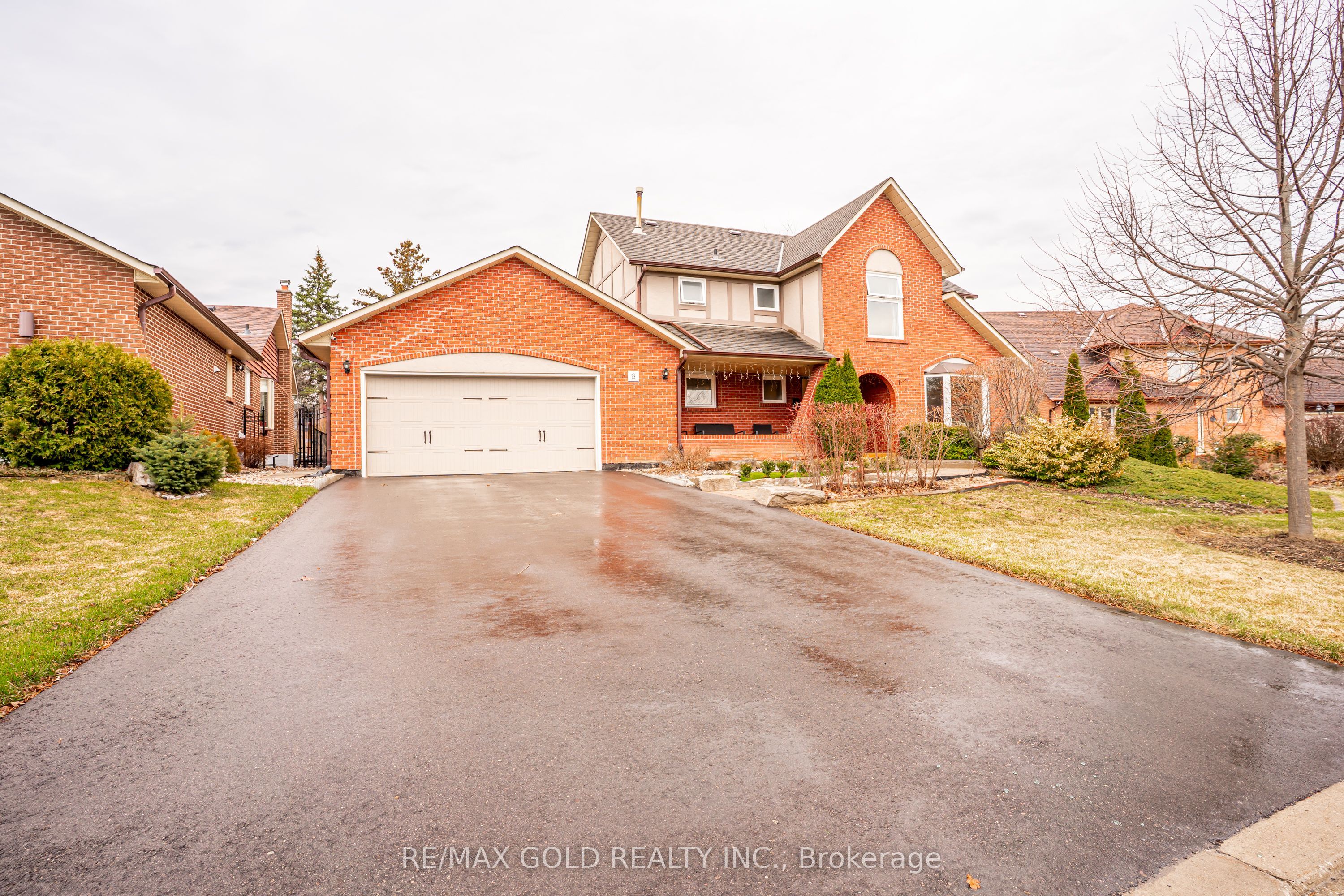 8 Oldham Crescent, Brampton, ON, L6Z 1W3