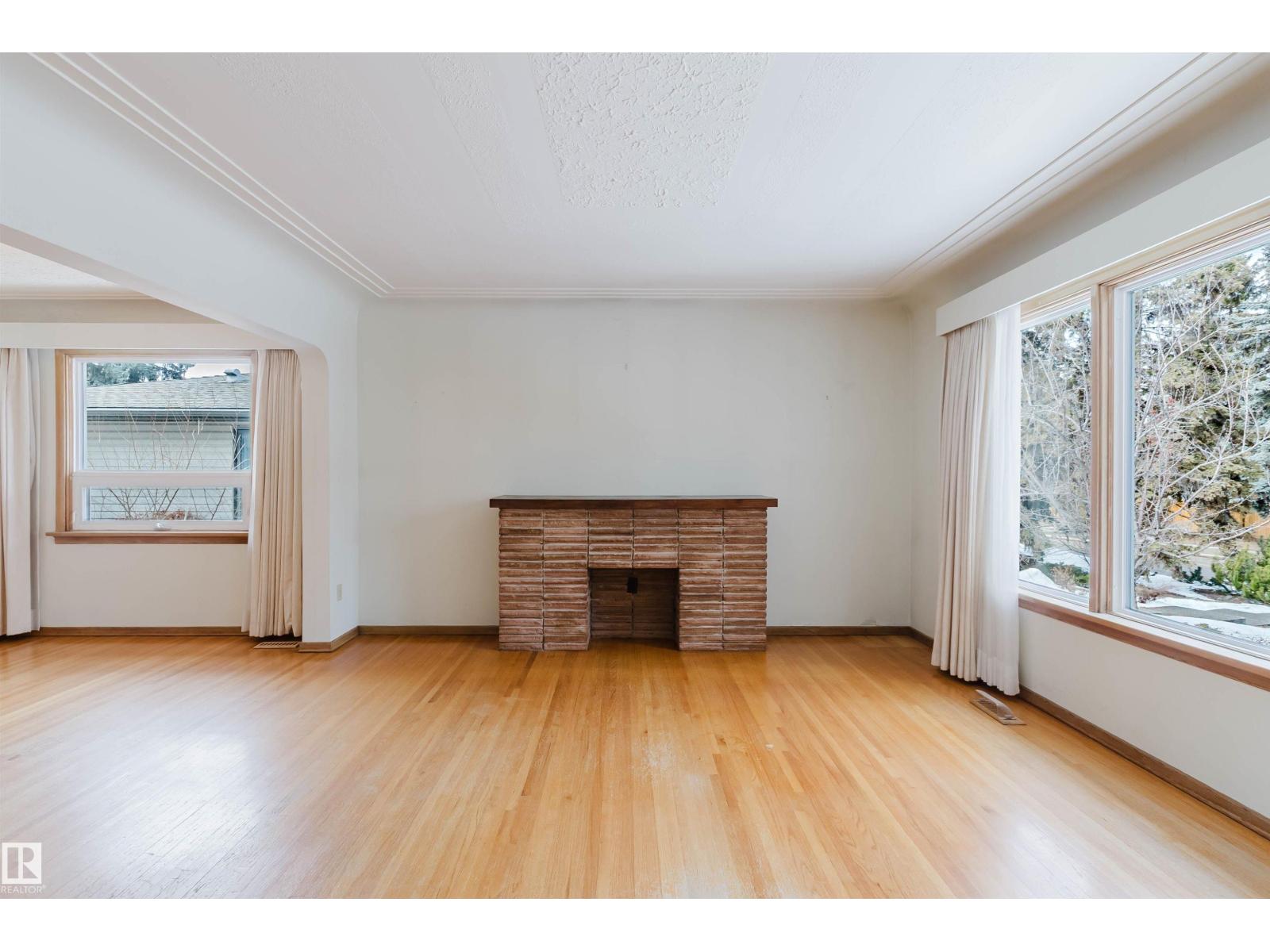 Additional image 5 of 11815 76 Avenue NW, Edmonton, AB, T6G0L1