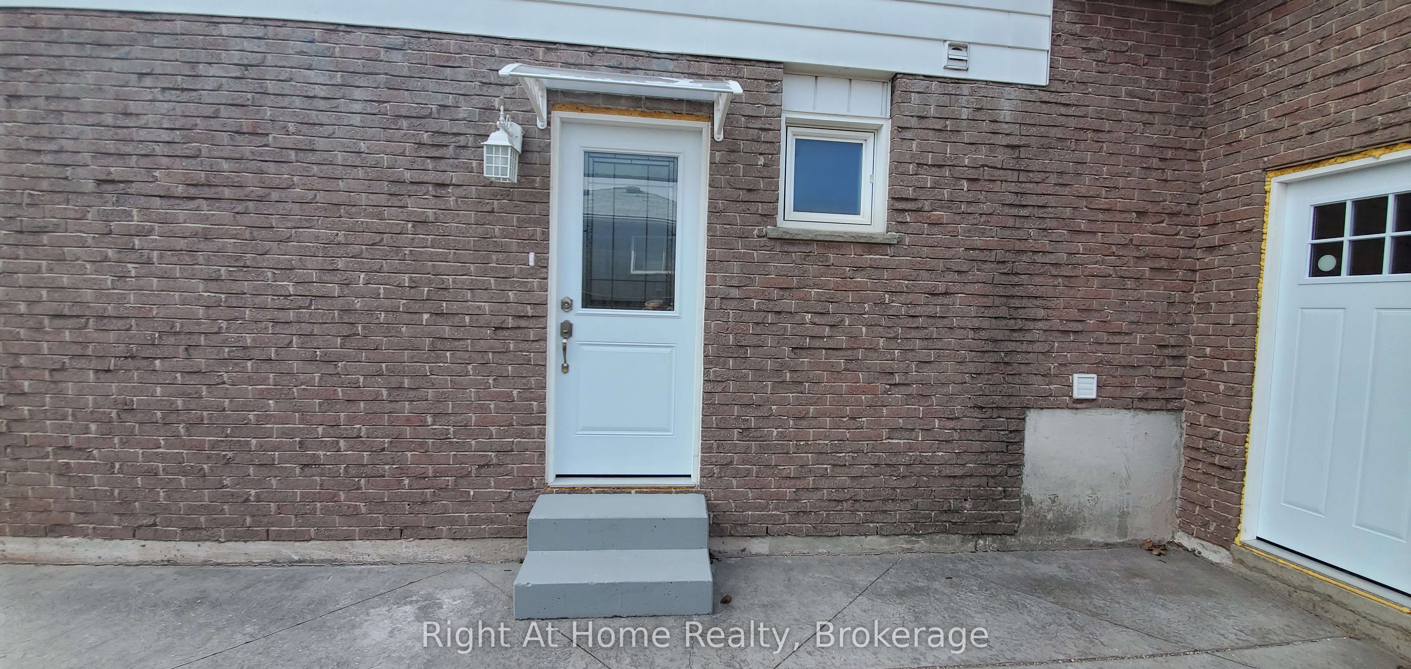 Additional image 3 of Unit 2-2192 Bridge Road, Oakville, ON, L6L 2G3