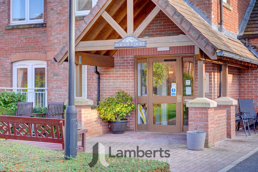 1 bed flat for saleNew Road, Studley B80