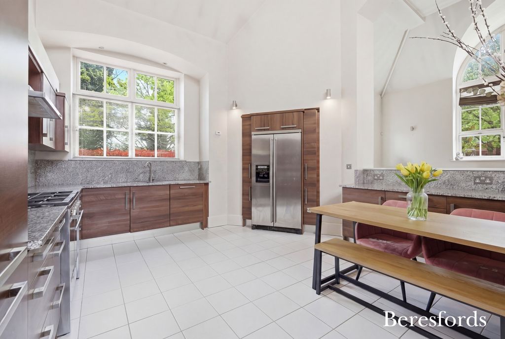 Additional image 7 of 3 bed flat for saleAcademy Square, Gidea Park RM2