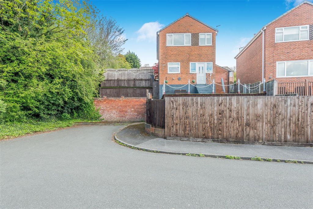 3 bed detached house for saleWheelwright Close, Leeds LS12