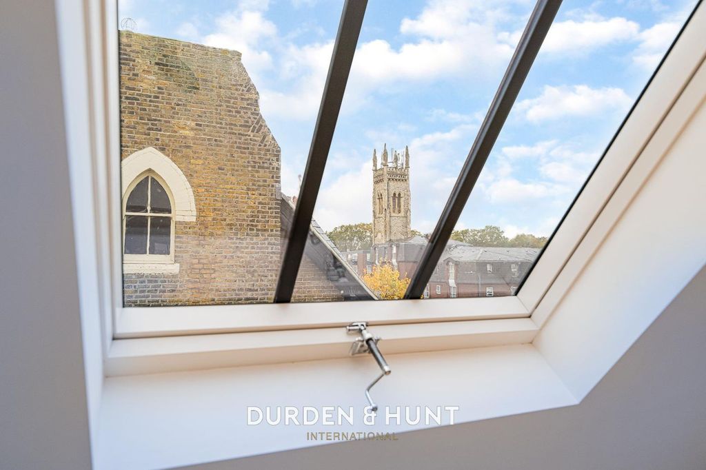 Additional image 37 of 5 bed semi-detached house for salePalmerston Road, Buckhurst Hill IG9